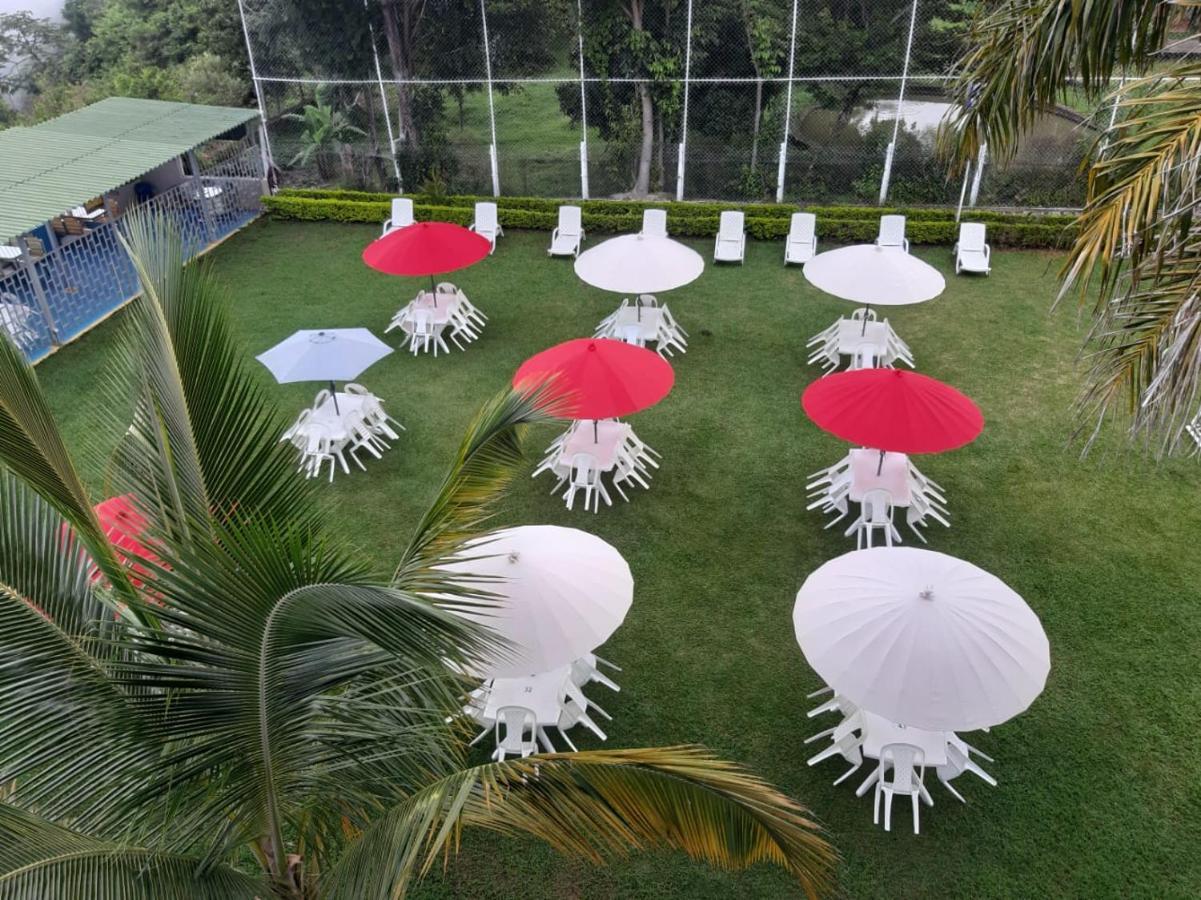 Hotel Barcelona Chinauta Extérieur photo