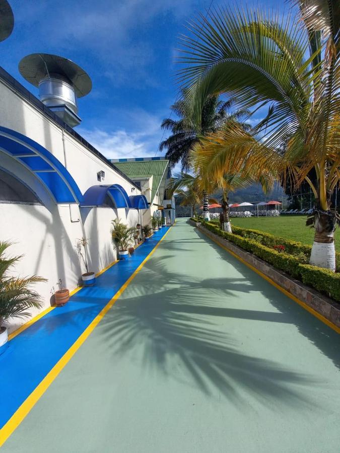 Hotel Barcelona Chinauta Extérieur photo